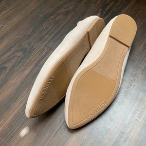 Old Navy Shoes - Nude Pointed Toe Ballet Flats Old Navy Shoes - Nude Pointed Toe Ballet Flats